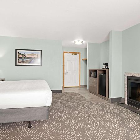 Hotel La Quinta By Wyndham Torre di Newport Esterno foto